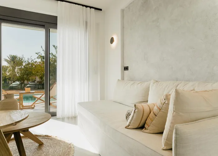 Limani Nikiti Suites