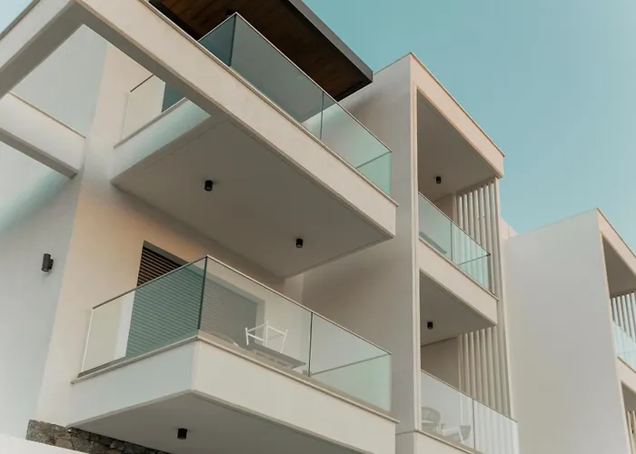 Limani Nikiti Suites