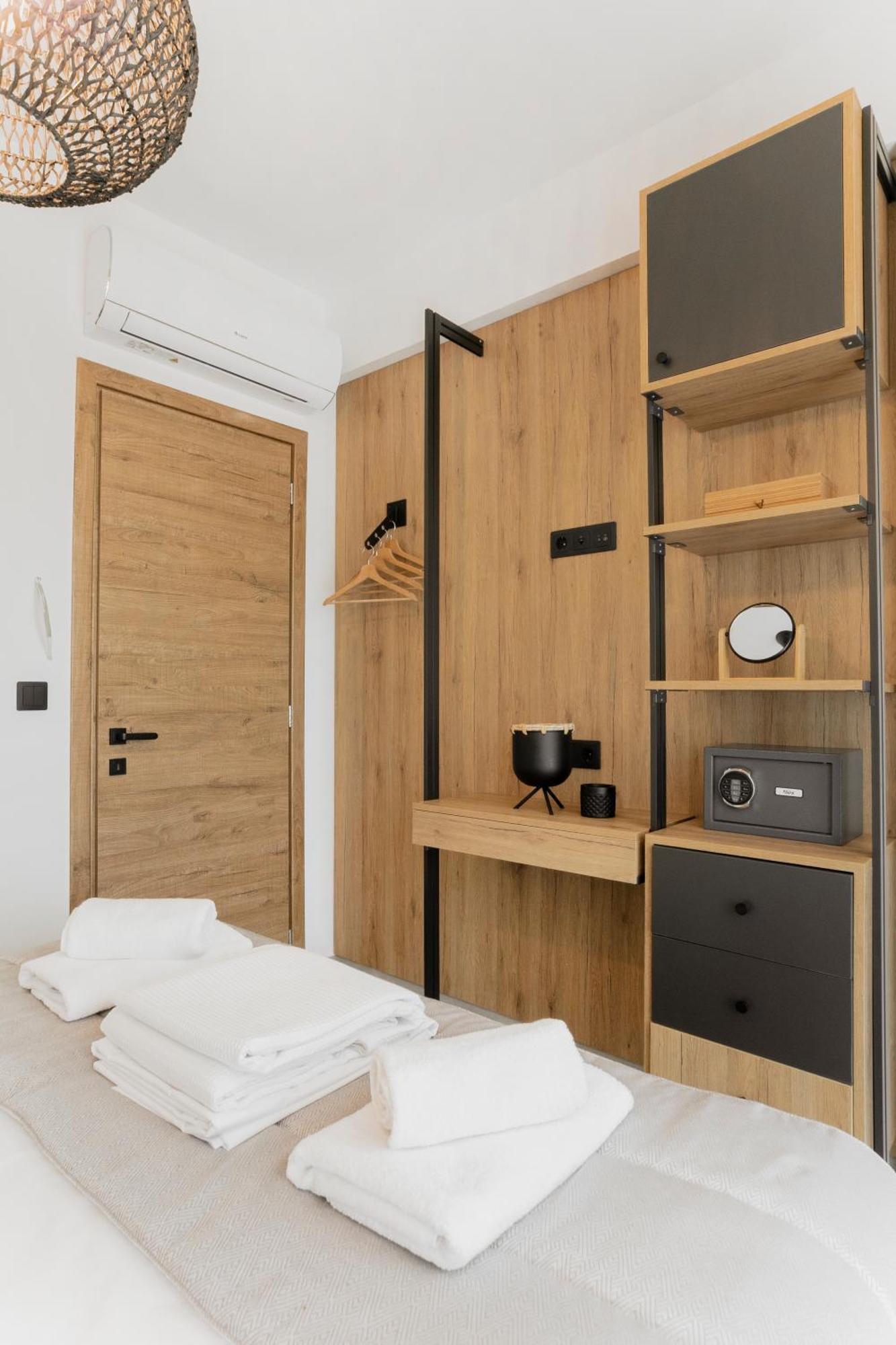 Apartment Limani